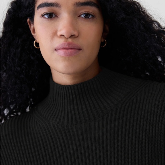 Women’s Oversized Split-Hem Mockneck Sweater - Picture 2 of 7